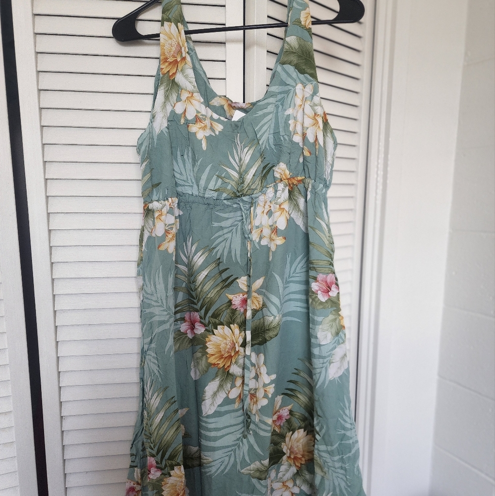 Hawaiian dress